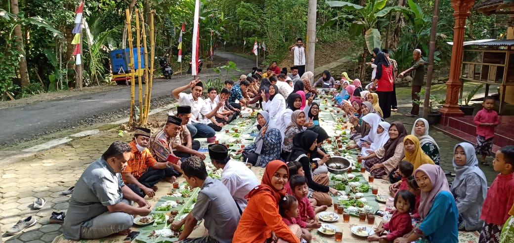 Setelah Upacara Selesai Pagaspat Lakukan Makan Bersama